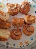 Rotolo al prosciutto, formaggio e granella di pistacchi