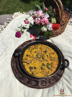 Una foto de Arroz con conejo y setas