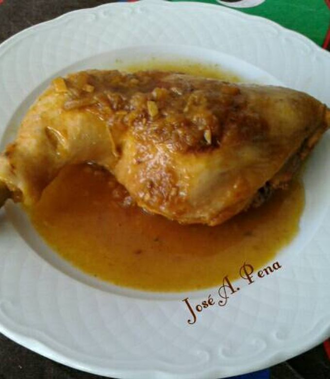 Foto principal de Muslo y contramuslo de pollo en salsa de azafrán #pollo y listo
