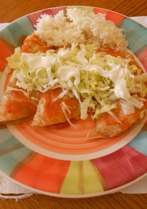 Una foto de Enchiladas rojas de atún