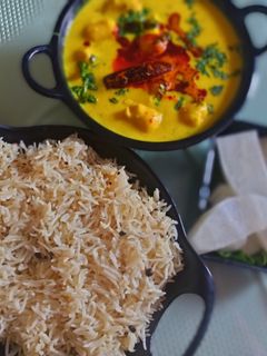 कढ़ी चावल (Kadhi chawal recipe in hindi) रेसिपी मुख्य फोटो