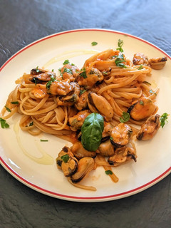 Una foto de Pasta con mejillones express 🍝