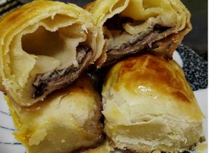 Foto resep Pisang bolen...berasa kek ada puff pastry didalamnya.