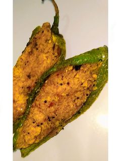 ભરેલા મરચાં (Bharela Marcha Recipe In Gujarati) રેસીપી મુખ્ય ફોટો