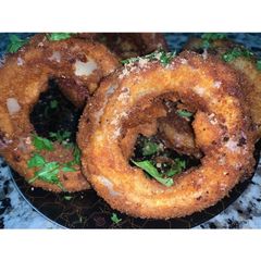 A picture of Stuffed onion Pakora.