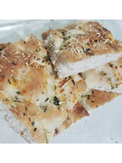 Una foto de Focaccia de queso😋
