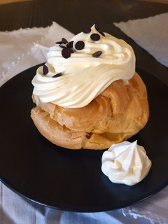 Foto di Zeppole giganti con crema chantilly