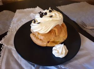 Foto di Zeppole giganti con crema chantilly