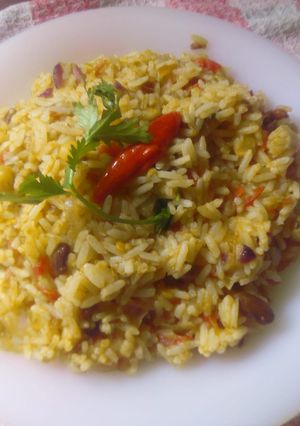 A picture of Fried rice with chilly.