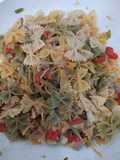 Pasta con verduras y carne