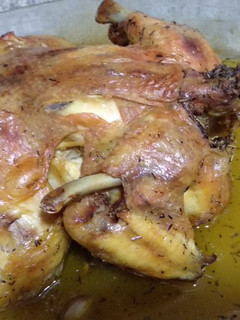 Una foto de Pollo asado lento en su jugo