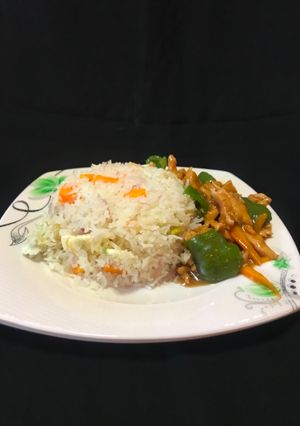 French rice with shredded chicken sauce ainihin hoton girkin