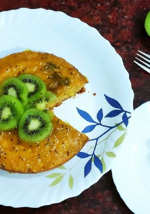 A picture of Semolina mango kiwi cake.