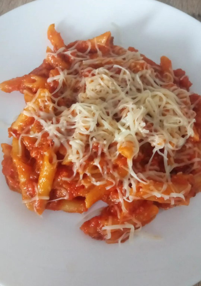 Una foto de Macarrones con tomate