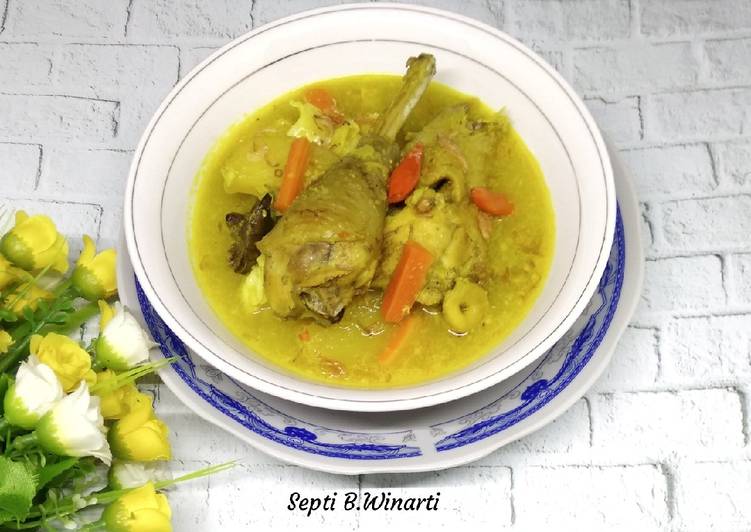 Kari Ayam dengan Sayuran