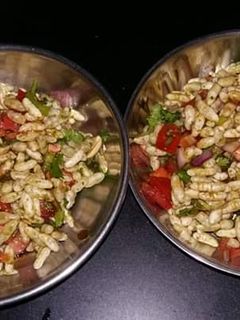 मुरमुरे चटपटी चाट (Murmure chatpati chat recipe in hindi) रेसिपी मुख्य फोटो