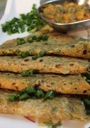 A picture of Spring Onion Chapathi.