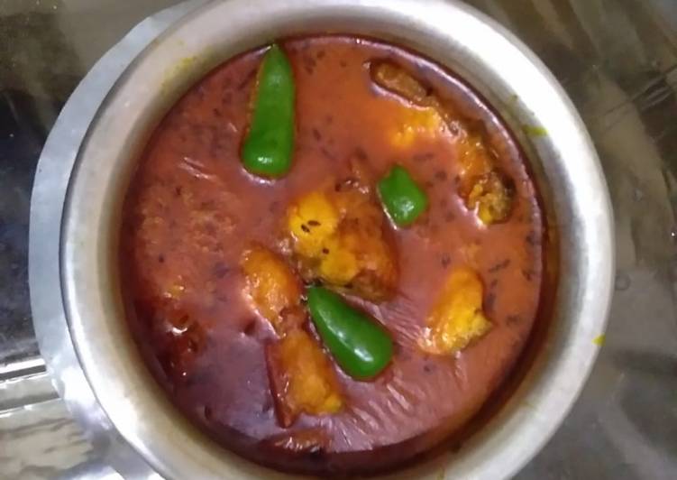 Rui macher Kalia(rohu fish curry)