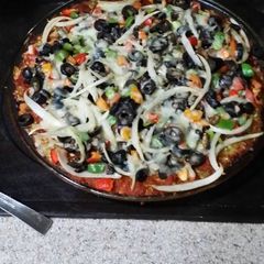 A picture of Entire Vegetables Pizza.