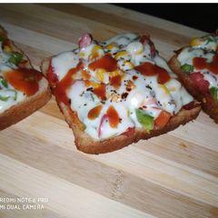 A picture of Bread Pizza.