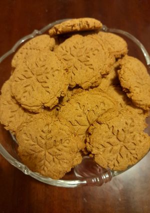 Karácsonyi mogyoróvajas keksz recept fotója