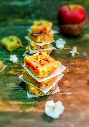 A picture of Apple coconut burfi.