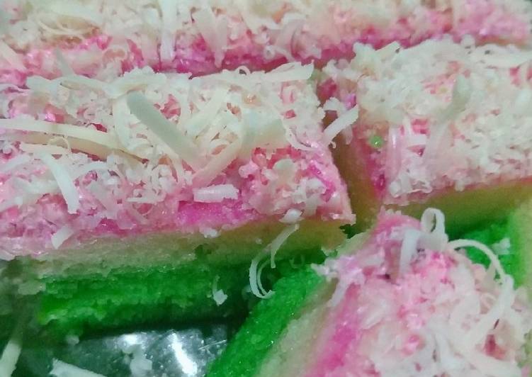 Cara Gampang Menyiapkan Cassavacheese Cake with Dragon fruit butter cream -Bolu Singkong yang Sempurna