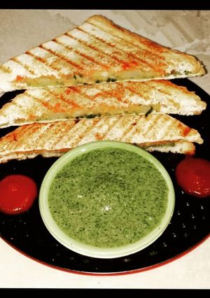 A picture of Veg grilled Sandwich.