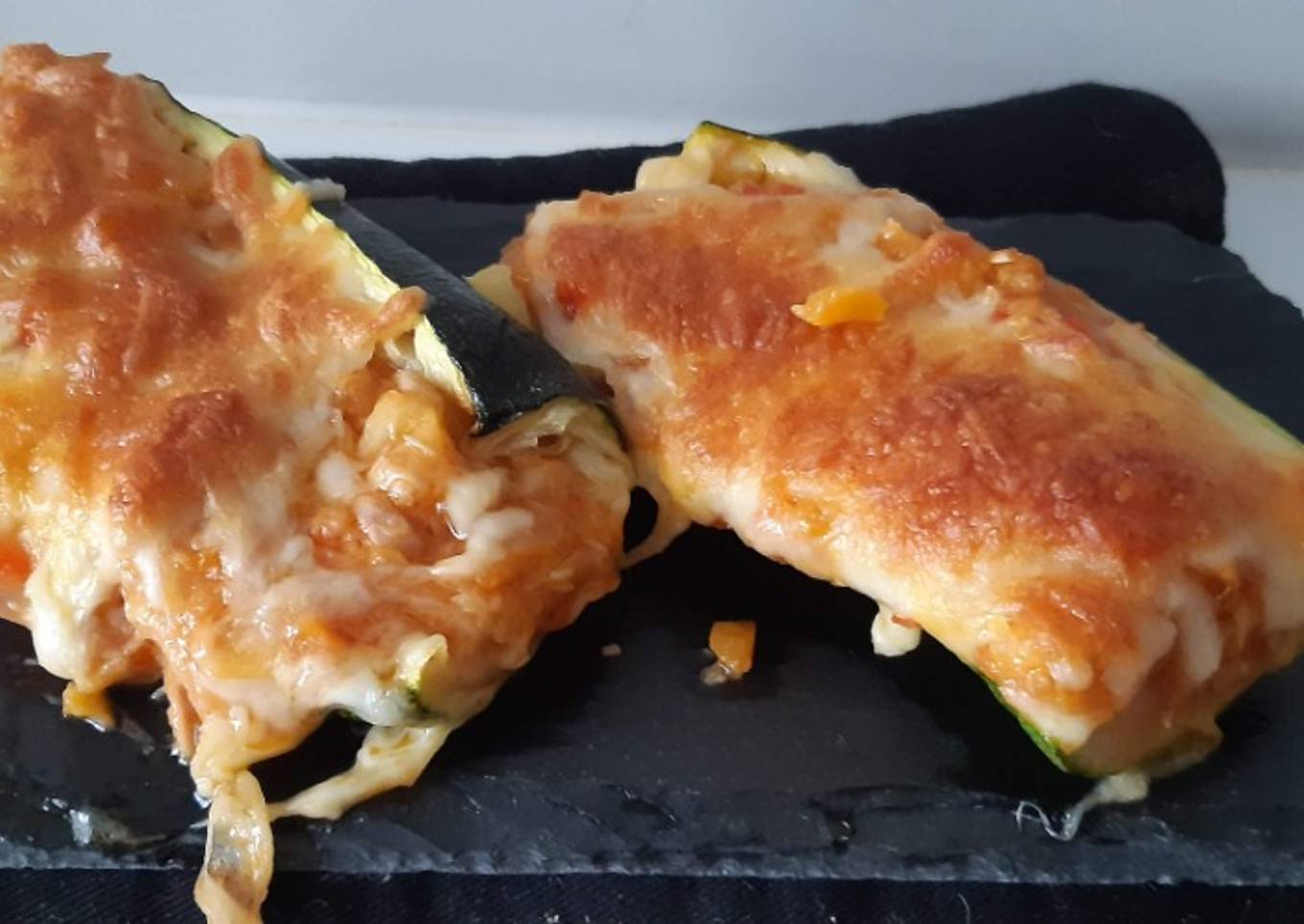 Calabacines rellenos de atún