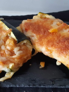 Una foto de Calabacines rellenos de atún