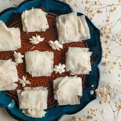 A picture of Chunchi patra pitha.