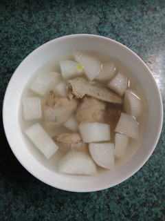 白蘿蔔土雞湯 的食譜成品照片