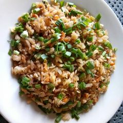 A picture of Chinese flavor pohe.