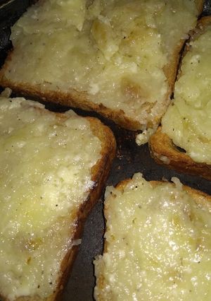 A picture of Cheese toast.