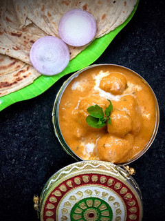 કાશ્મીરી શાહી દમ આલુ (Kashmiri Shahi Dum Aloo Recipe in Gujarati) રેસીપી મુખ્ય ફોટો