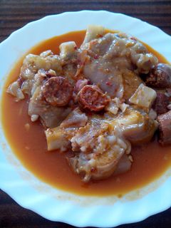 Una foto de Guiso de manos de cerdo