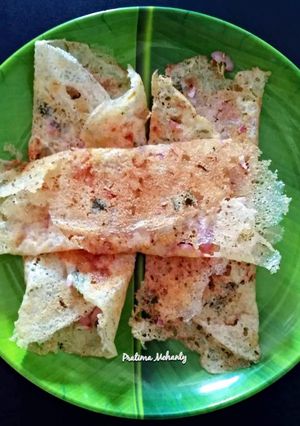 A picture of Onion Rava Dosa.