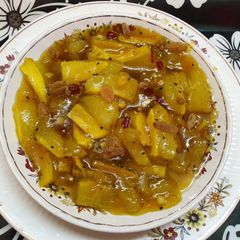 A picture of Sweet Navaratna Mango Pickle.