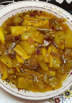 A picture of Sweet Navaratna Mango Pickle.