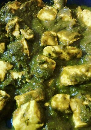 A picture of Paalak Paneer.