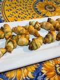 Minis croissants feuilletés au pesto de céleri et parmesan