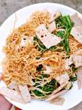Mì tôm xào rau muống giò lụa