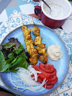 Una foto de Pinchos morunos