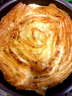 Una foto de Flor de Filo, Galatopita o Ruffled Milk Cake