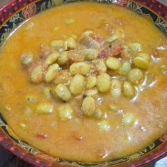 A picture of Awarekalu gojju/ butter beans gravy.