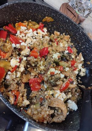 Una foto de Pollo con Bulgur y verduras