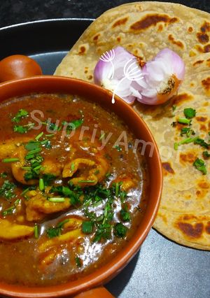 खानदेशी डुबुक-वडे (Khandeshi Dubuk-Vade recipe in marathi) रेसिपी चे मुख्य फोटो 
