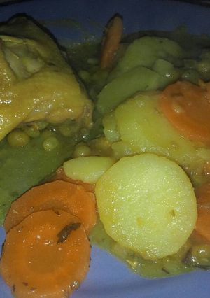 Una foto de Estofado de pollo 🍗