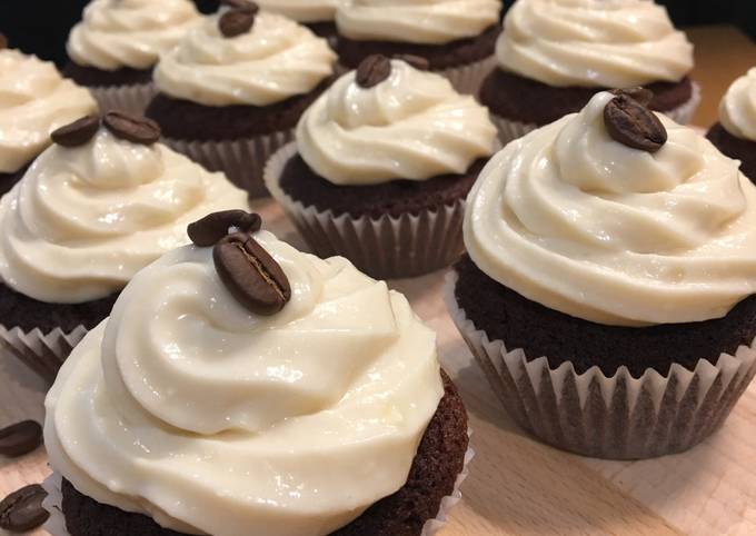 How to Prepare Quick Espresso Martini Cupcakes