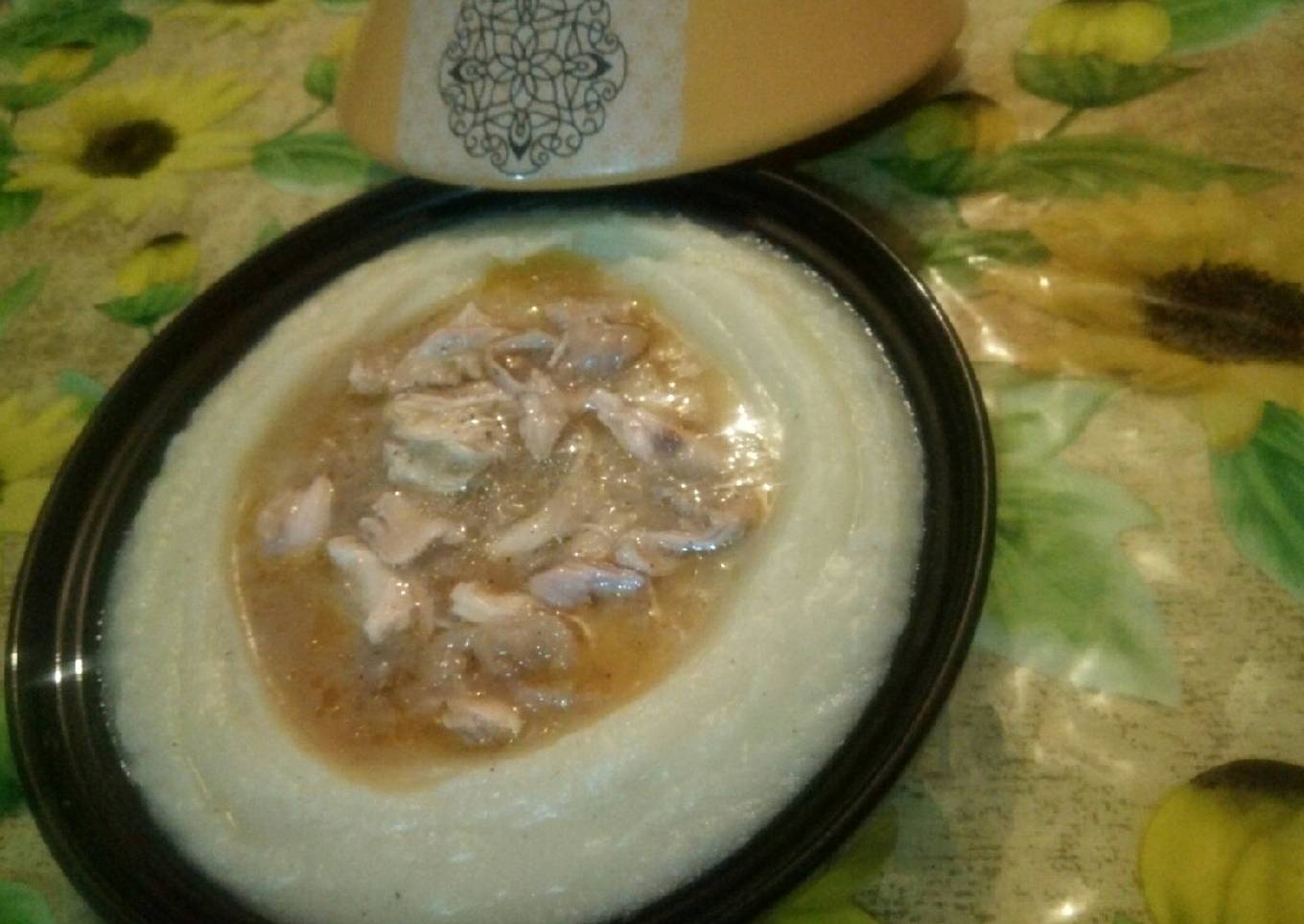 Purée de pomme de terre au sauce poulet